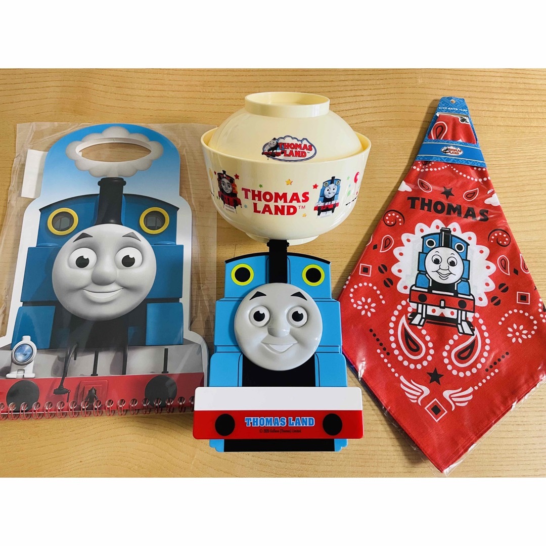 THOMAS(トーマス)のトーマスランド　限定　弁当箱　どんぶり　バンダナ　ノート インテリア/住まい/日用品のキッチン/食器(弁当用品)の商品写真