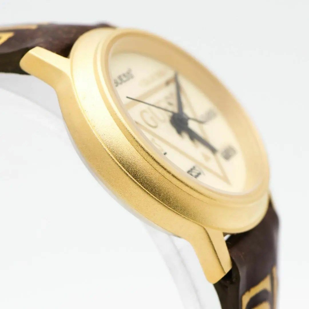 GUESS(ゲス)の《希少》GUESS 腕時計 ゴールド ロゴ 純正ベルト レディース m レディースのファッション小物(腕時計)の商品写真