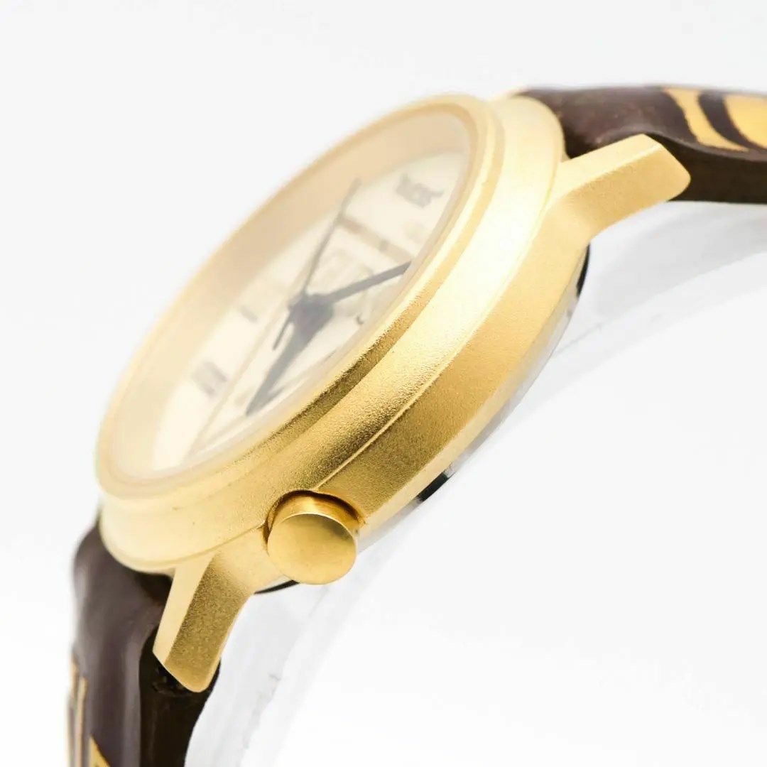 GUESS(ゲス)の《希少》GUESS 腕時計 ゴールド ロゴ 純正ベルト レディース m レディースのファッション小物(腕時計)の商品写真