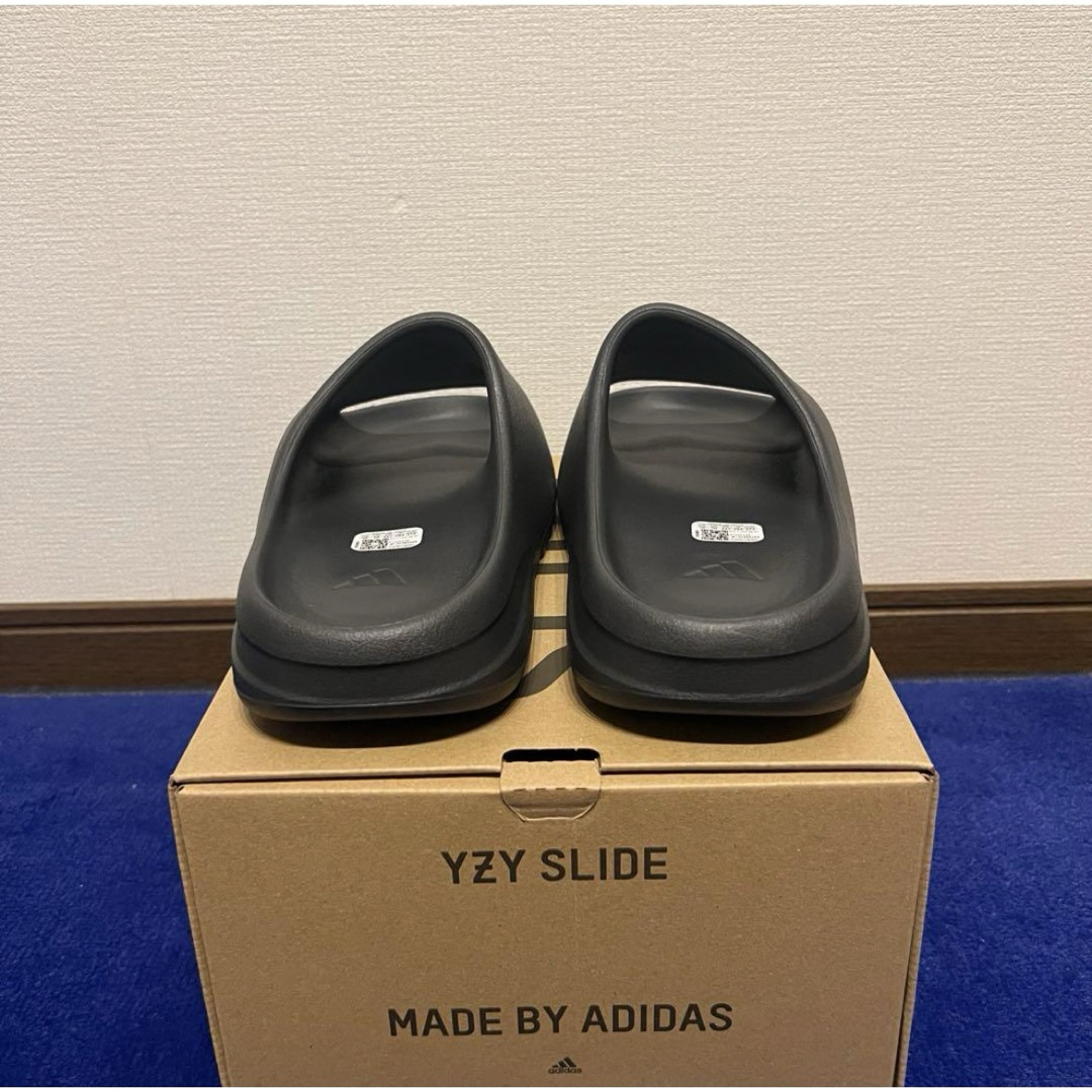 YEEZY（adidas）(イージー)のadidas YEEZY Slide "Onyx" メンズの靴/シューズ(サンダル)の商品写真