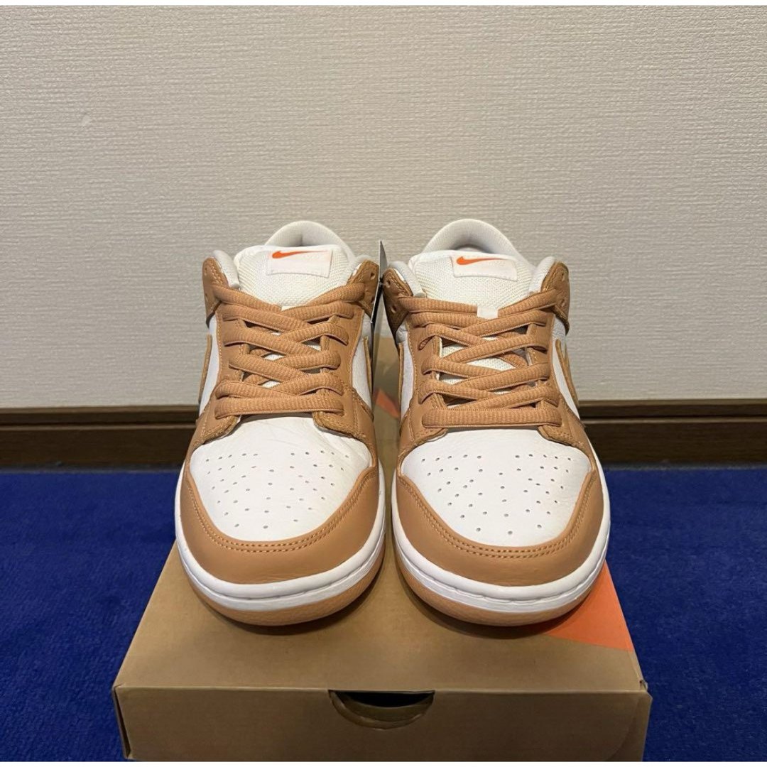 NIKE(ナイキ)のNikeSB Dunk Low Pro LightCognacライトコニャック メンズの靴/シューズ(スニーカー)の商品写真