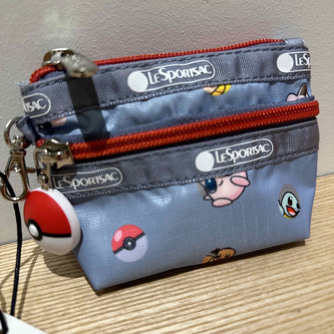 LeSportsac(レスポートサック)のレスポートサック　ポケモン　2段　ポーチ  コインケース レディースのファッション小物(コインケース)の商品写真