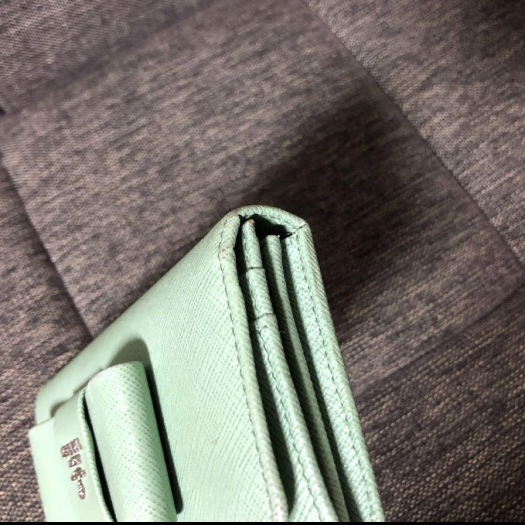 PRADA プラダ サフィアーノレザー 消え 二つ折り財布 ミントグリーン PRADA プラダ サフィアーノレザー 消え 二つ折り財布 ミントグリーン