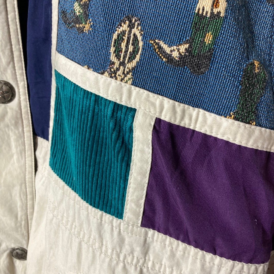 アメリカ古着デザイン 中綿 ジャケット ブルゾン  アニマル パープル グリーン レディースのジャケット/アウター(ブルゾン)の商品写真