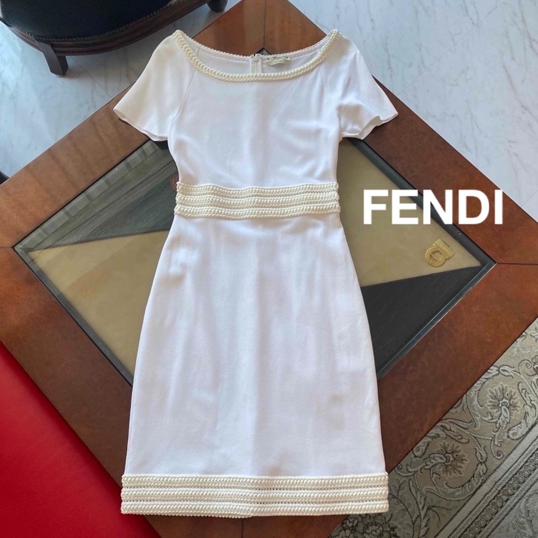 FENDI(フェンディ)のFENDI フェンディ 高級 膝丈ワンピース フォーマル ホワイト 40 M レディースのワンピース(ひざ丈ワンピース)の商品写真