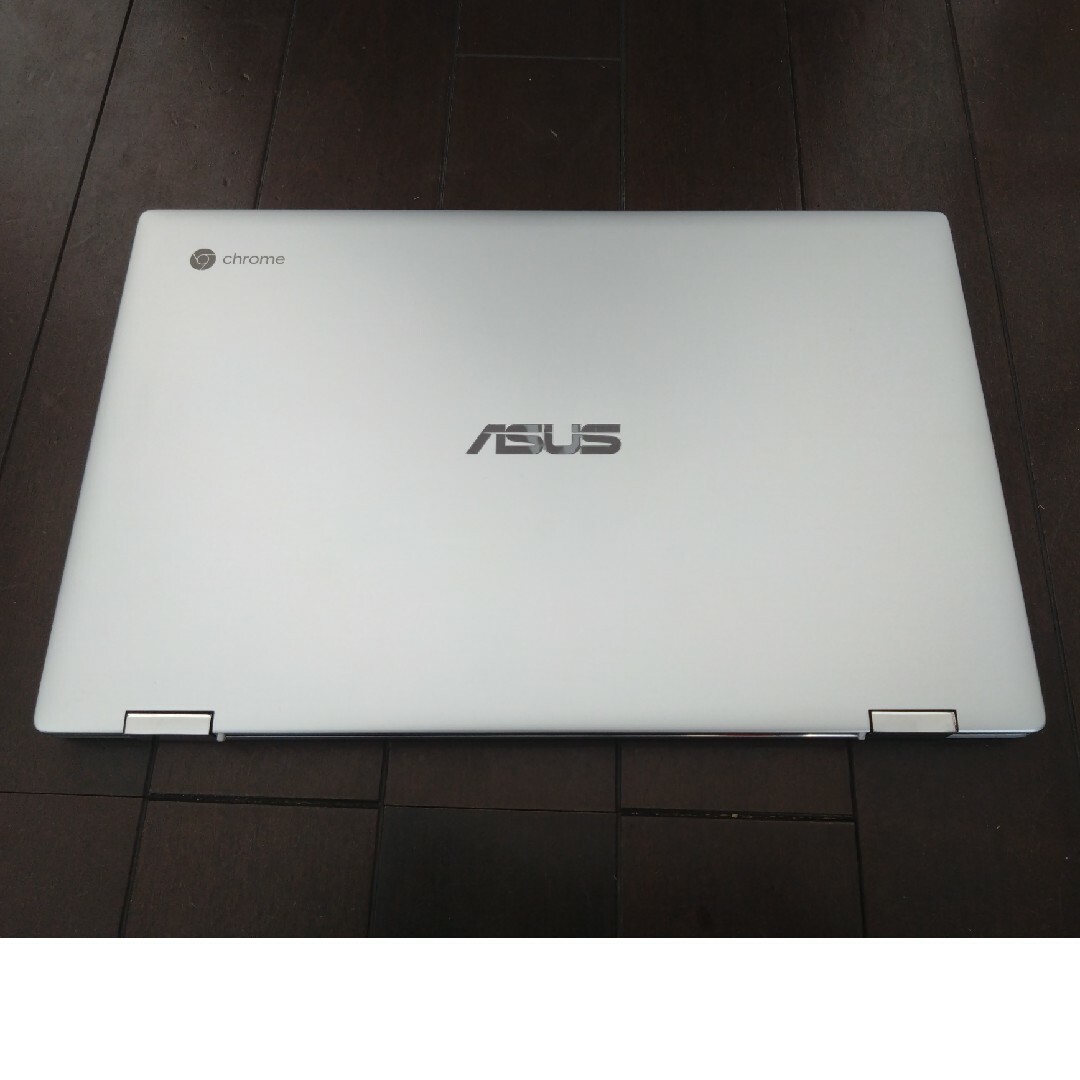 ASUS(エイスース)のASUS Chromebook Flip メモリ8G　美品 スマホ/家電/カメラのPC/タブレット(ノートPC)の商品写真