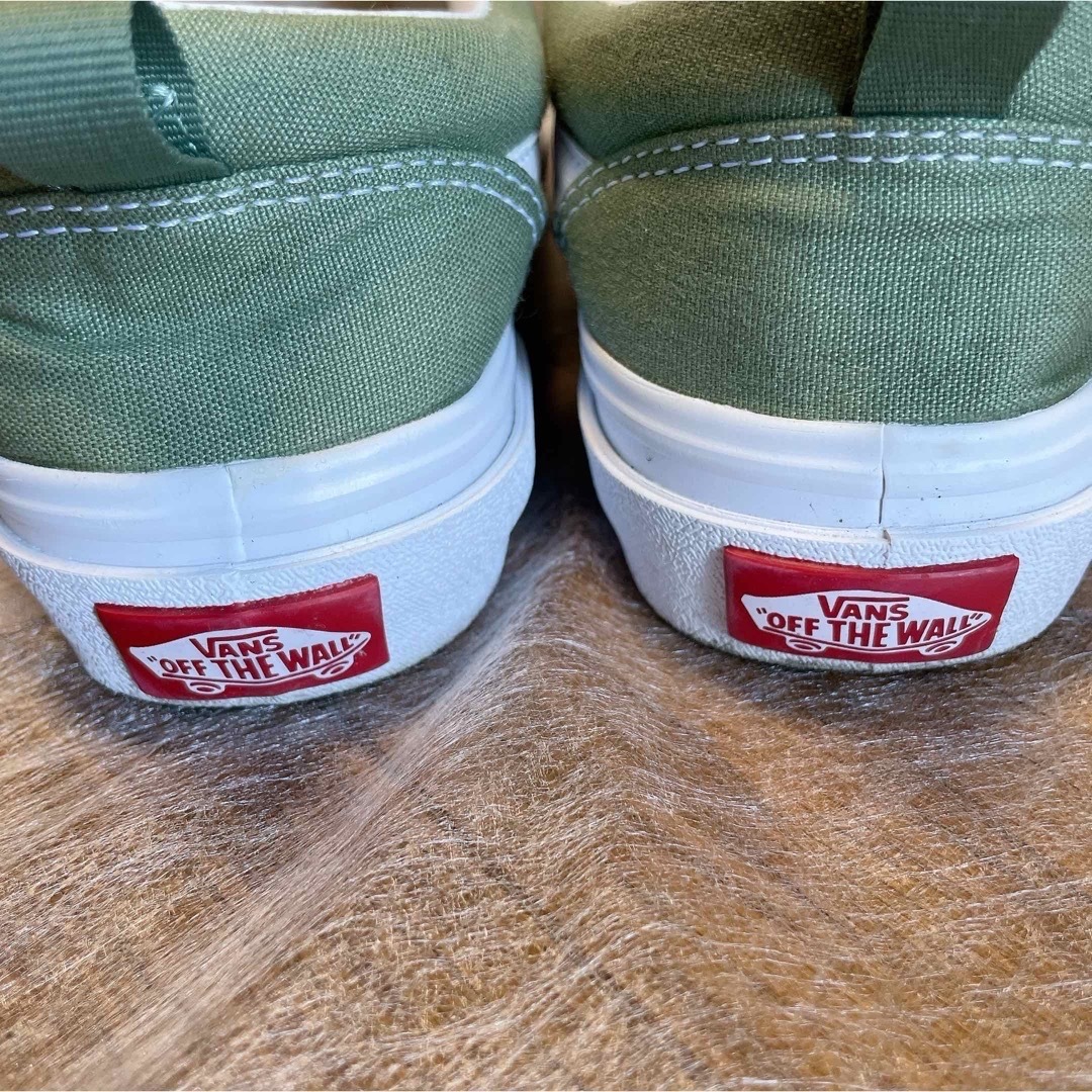 VANS(ヴァンズ)のバンズ VANS スニーカー 緑 グリーン オールドスクール 22cm レディースの靴/シューズ(スニーカー)の商品写真