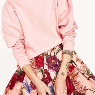 ザラ(ZARA)の新品♡ZARA ザラ 花柄 スカート(ひざ丈スカート)