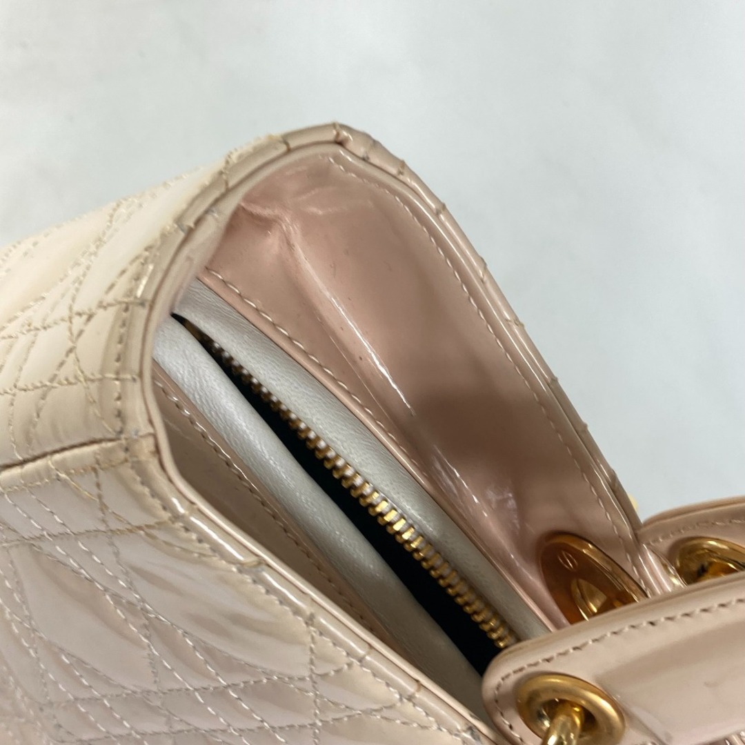 Dior(ディオール)のディオール Dior カナージュ レディディオール LADYDIOR カバン 2WAY ショルダーバッグ 肩掛け ハンドバッグ パテントレザー ベージュ系 レディースのバッグ(ハンドバッグ)の商品写真