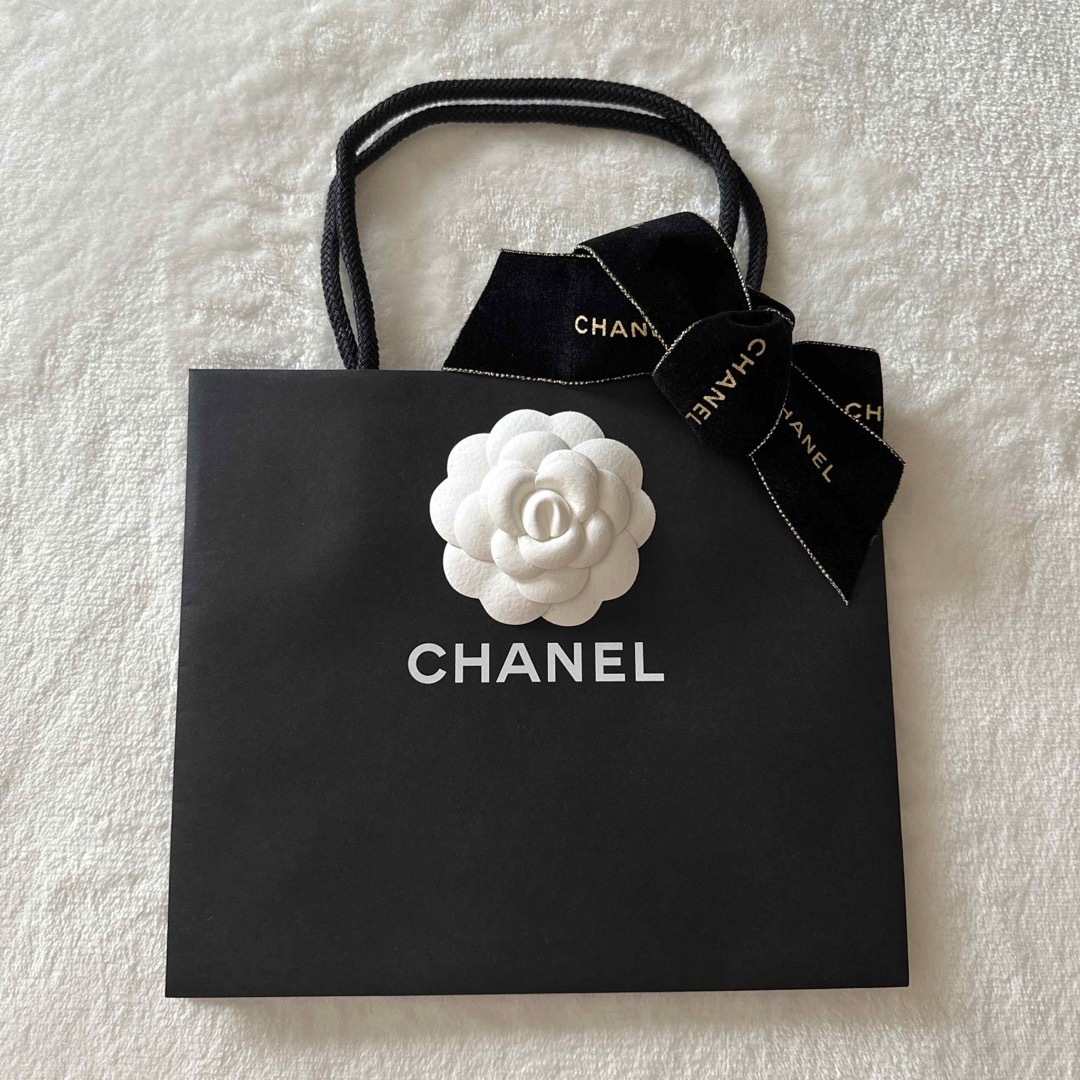 CHANEL(シャネル)のCHANEL🎀ショッパー♡クリスマス インテリア/住まい/日用品のオフィス用品(ラッピング/包装)の商品写真