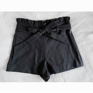 ザラ(ZARA)の【美品】ZARA ザラ ウエストリボン フリル ショートパンツ キュロットパンツ(ショートパンツ)