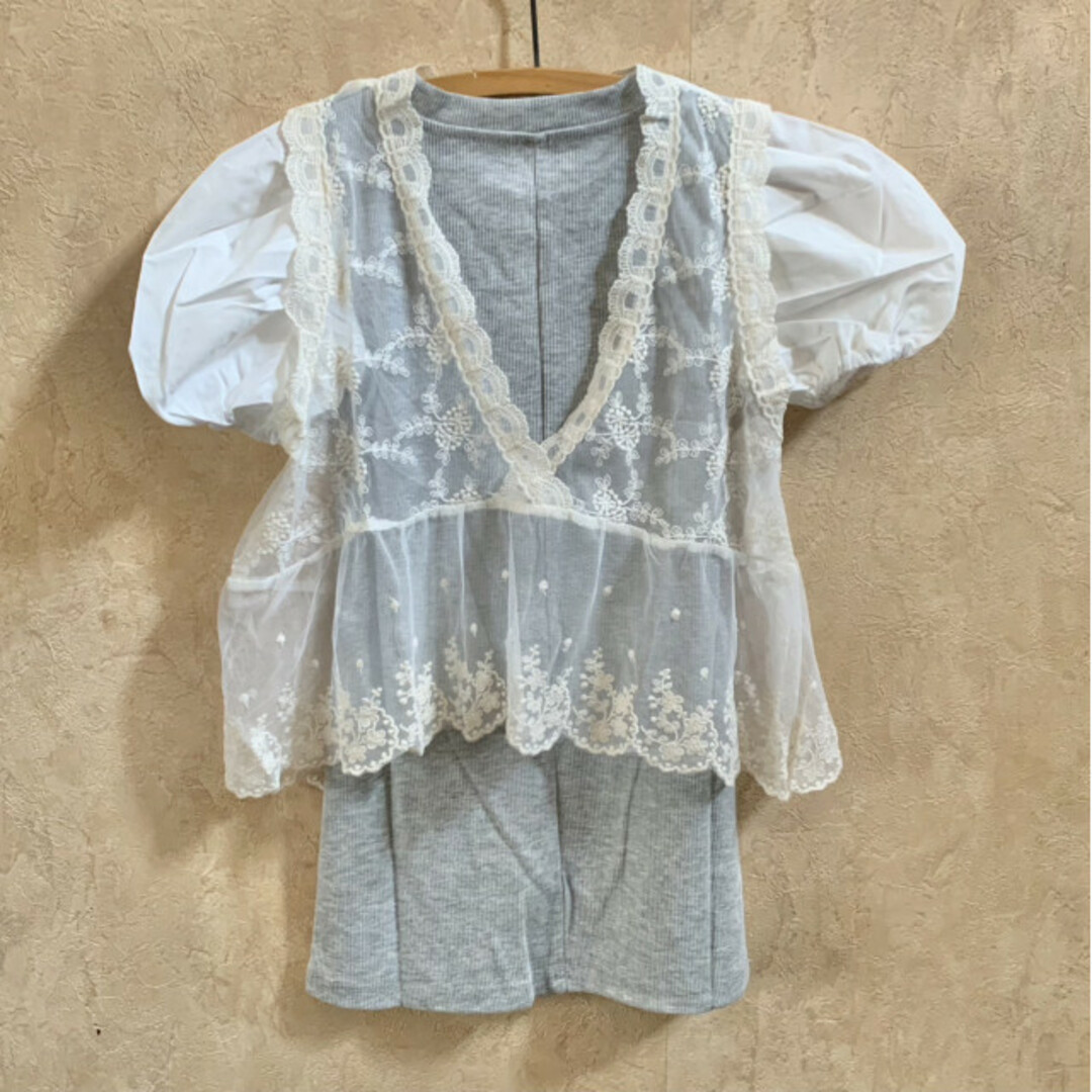 キッズ レース ベストトップス 韓国 80-90 キッズ/ベビー/マタニティのベビー服(~85cm)(Ｔシャツ)の商品写真