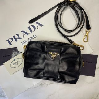 PRADA - PRADA プラダ リボン ショルダーバック レザーの通販 by