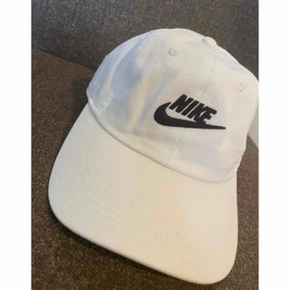 ナイキ(NIKE)のNIKE白キャップ(帽子)