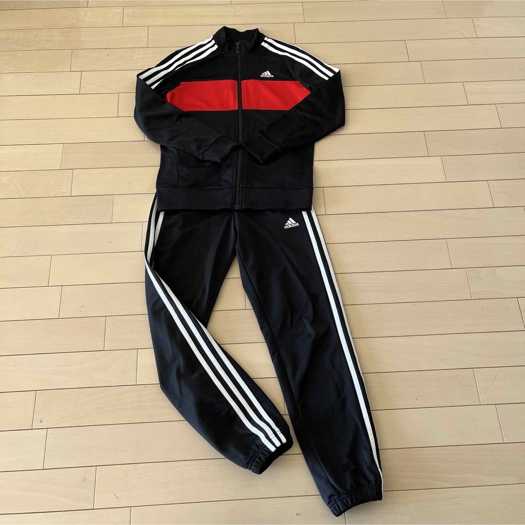 adidas(アディダス)のアディダス　ジャージ　上下　140 キッズ/ベビー/マタニティのキッズ服男の子用(90cm~)(その他)の商品写真