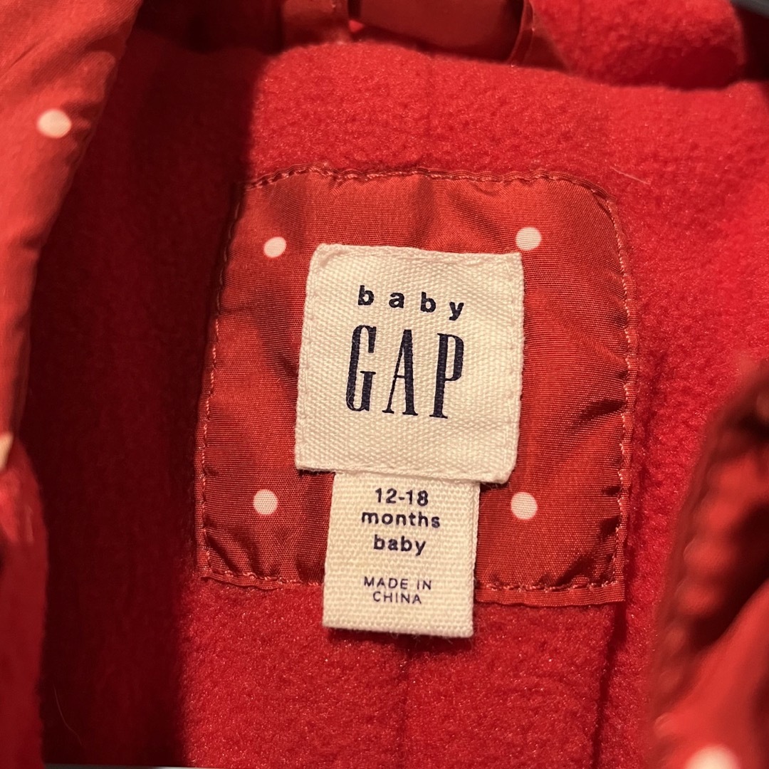 babyGAP(ベビーギャップ)のbaby Gap スノースーツ 雪遊び☆赤 美品 キッズ/ベビー/マタニティのベビー服(~85cm)(ジャケット/コート)の商品写真