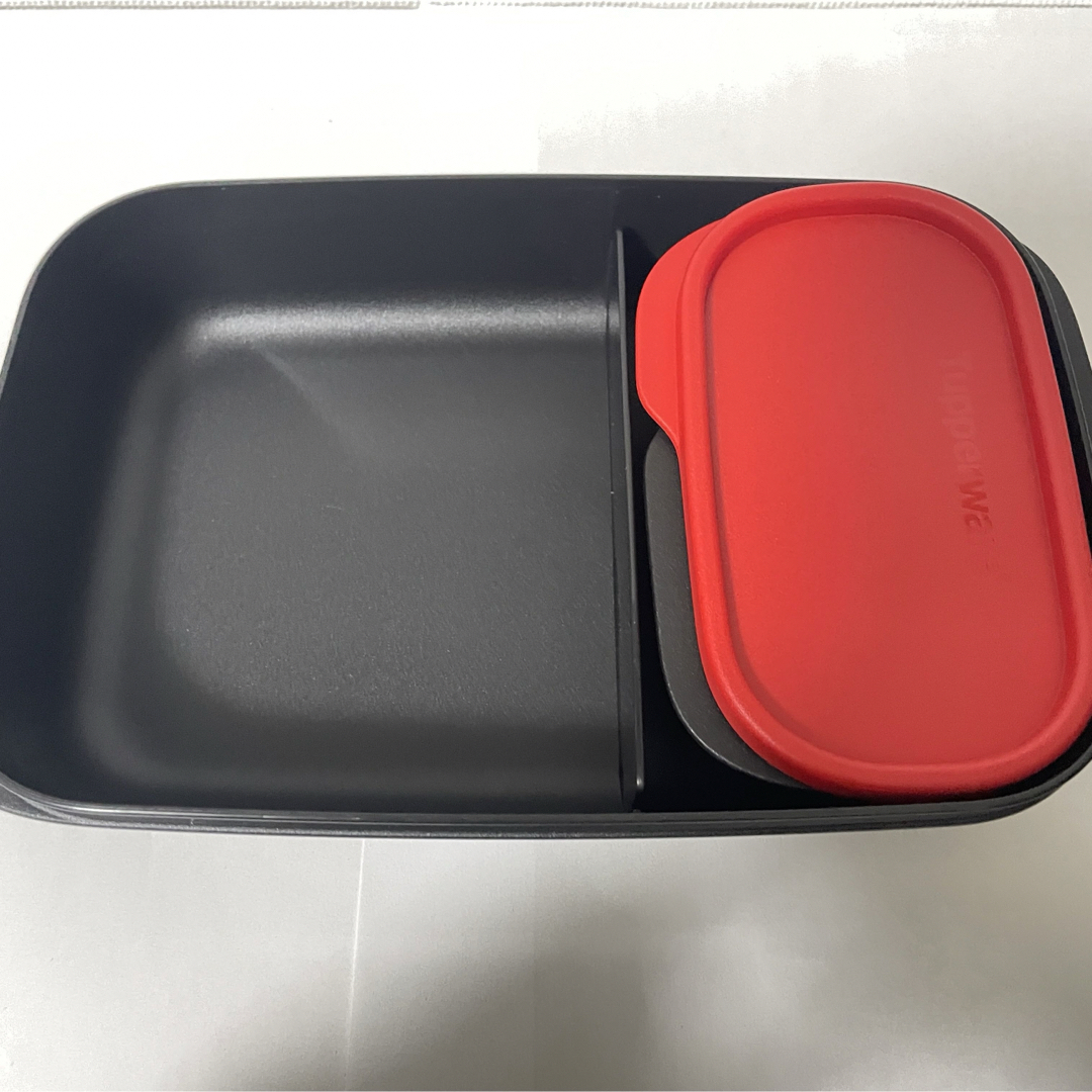 TupperwareBrands(タッパーウェア)の【新品未使用】Tupperware ランチケース（ミッキー）送料無料 インテリア/住まい/日用品のキッチン/食器(弁当用品)の商品写真