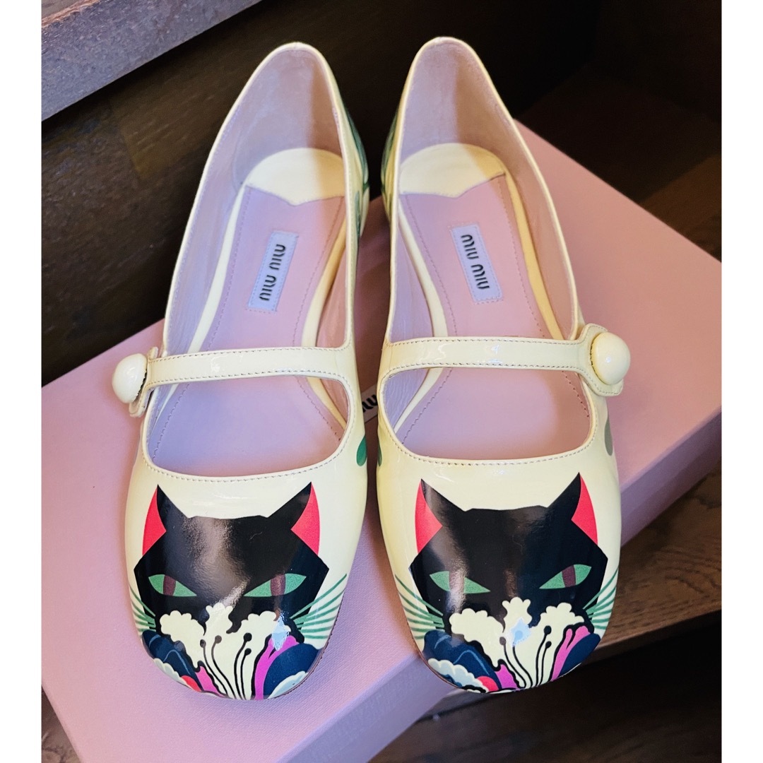 miumiu(ミュウミュウ)の未使用★ミュウミュウ「MIU MIU」猫フラットシューズ イエロー サイズ 36 レディースの靴/シューズ(バレエシューズ)の商品写真