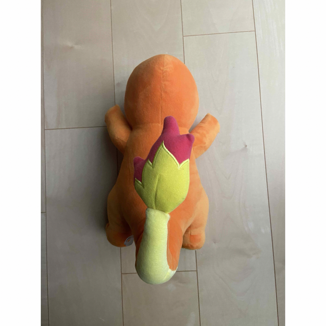 ヒトカゲ　ポケモンぬいぐるみ エンタメ/ホビーのおもちゃ/ぬいぐるみ(ぬいぐるみ)の商品写真