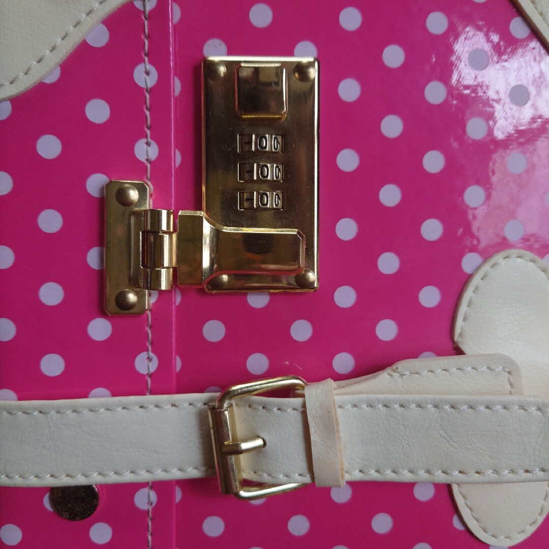 World Trunk（R）(ワールドトランク)のドット　薔薇　ローズ　お洒落　旅行　キャリーケース　ピンク レディースのバッグ(スーツケース/キャリーバッグ)の商品写真