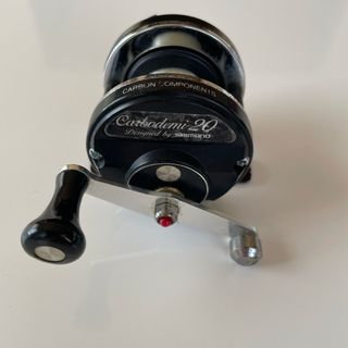 シマノ(SHIMANO)のSHIMANO CARBODEMI 20　シマノ カーボデミ 20(リール)