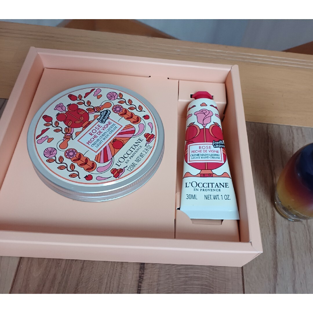 L'OCCITANE(ロクシタン)のハンドクリーム、#オーバーナイトRセラムb ボディクリーム コスメ/美容のボディケア(ボディローション/ミルク)の商品写真