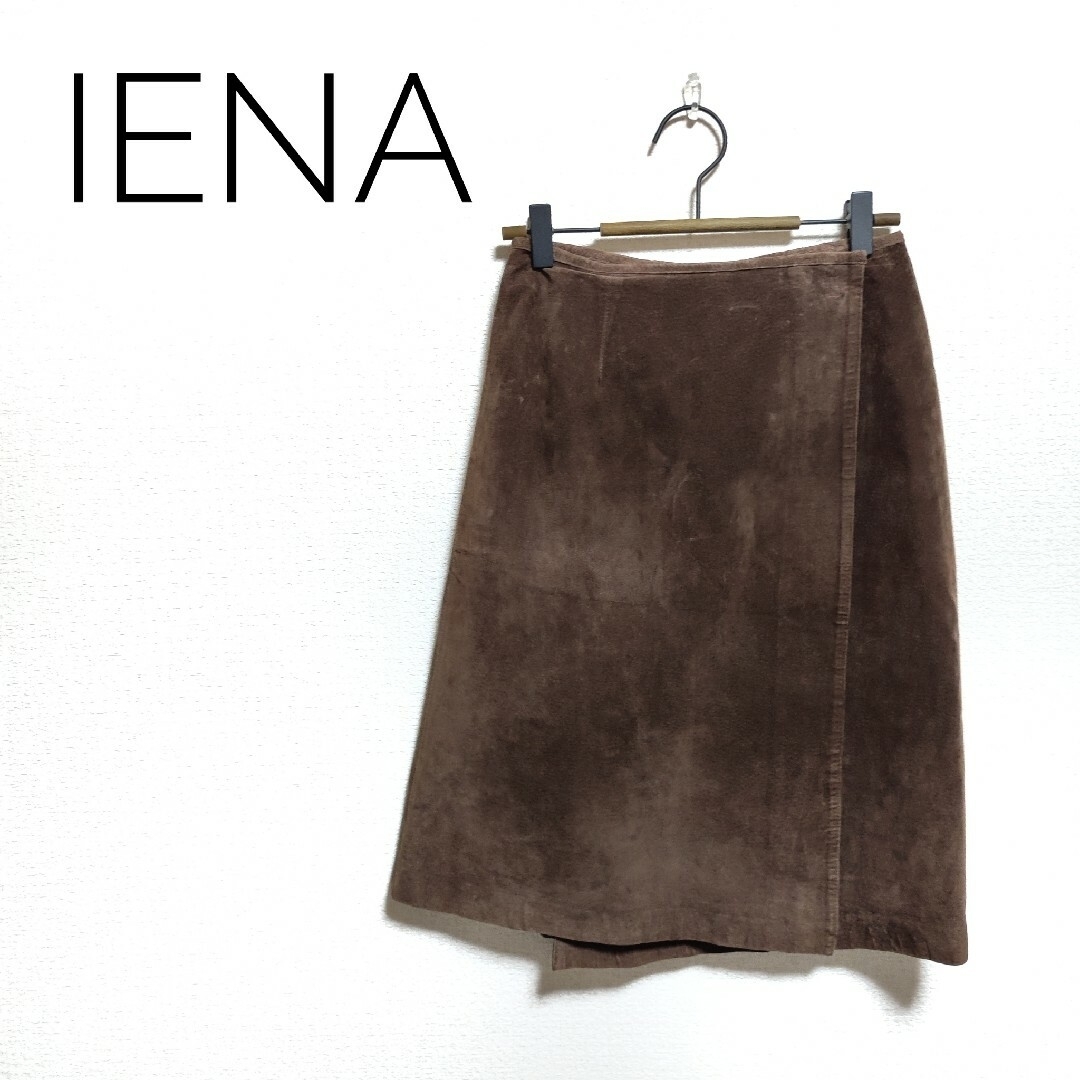 IENA(イエナ)のイエナ　IENA　スカート　レザースカート　豚革　スエード　ひざ丈 レディースのスカート(ひざ丈スカート)の商品写真