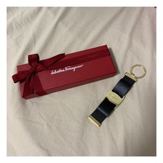 サルヴァトーレフェラガモ(Salvatore Ferragamo)のSalvatore Ferragamo/箱付/ヴァラリボン/キーリング(キーケース)