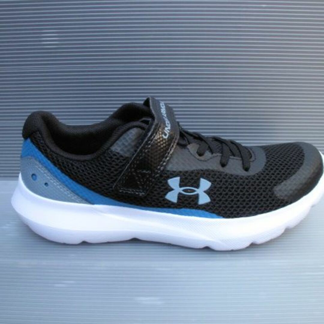 UNDER ARMOUR(アンダーアーマー)の新品アンダーアーマー22.0㎝ キッズ/ベビー/マタニティのキッズ靴/シューズ(15cm~)(スニーカー)の商品写真