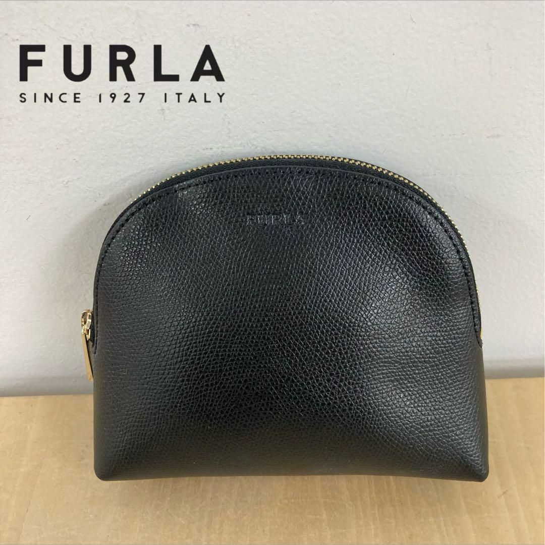 Furla(フルラ)のFURLA 半月型ポーチ レディースのファッション小物(ポーチ)の商品写真