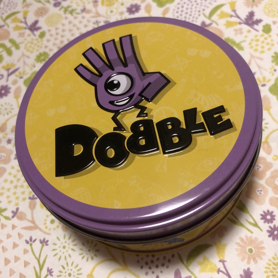 HobbyJAPAN(ホビージャパン)のDOBBLE ドブル　カードゲーム エンタメ/ホビーのテーブルゲーム/ホビー(その他)の商品写真