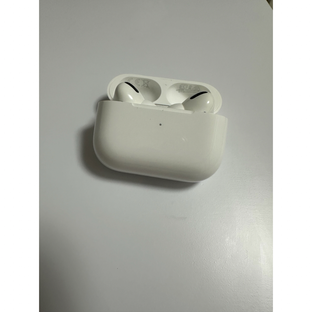 Apple(アップル)のAirPods Pro 第1世代 スマホ/家電/カメラのオーディオ機器(ヘッドフォン/イヤフォン)の商品写真