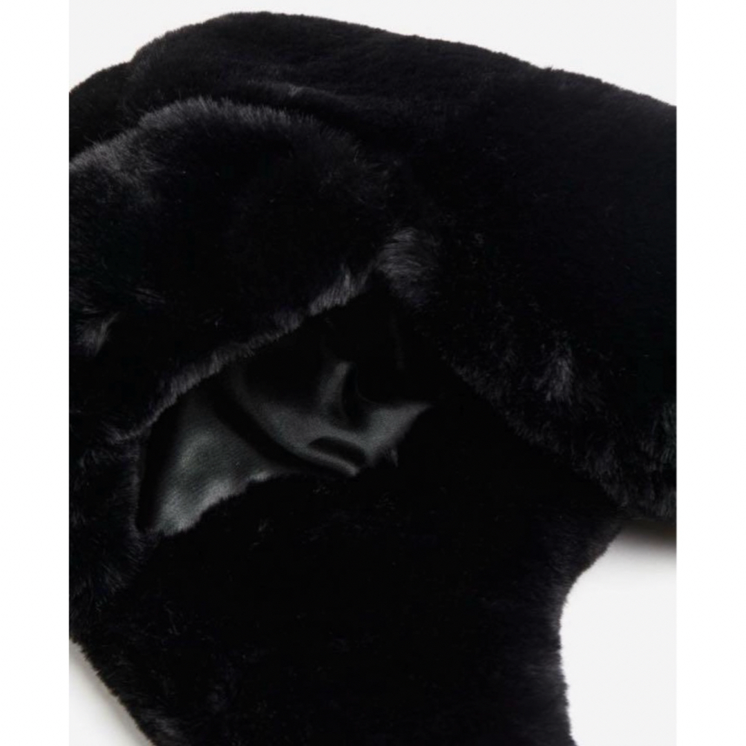 H&M(エイチアンドエム)の【新品】H&Mフラッフィイヤーフラップキャップ レディースの帽子(ニット帽/ビーニー)の商品写真
