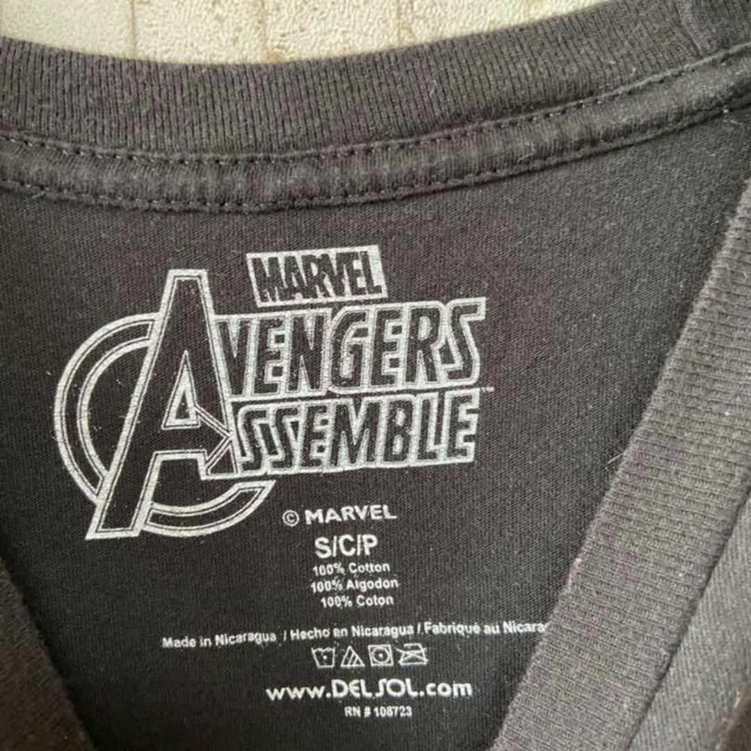 アメリカ古着 マーベル プリントtシャツ アベンジャーズ ブラック黒S メンズのトップス(Tシャツ/カットソー(半袖/袖なし))の商品写真