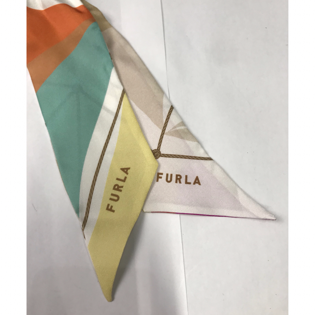 Furla(フルラ)のRR878 フルラ　タイトスカーフ　シルク　 レディースのファッション小物(バンダナ/スカーフ)の商品写真