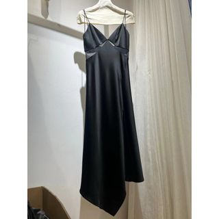 アリスアンドオリビア(Alice+Olivia)の❤️★Alice olive 2023新作新品　黒　ロングワンピース　オシャレ(ロングワンピース/マキシワンピース)