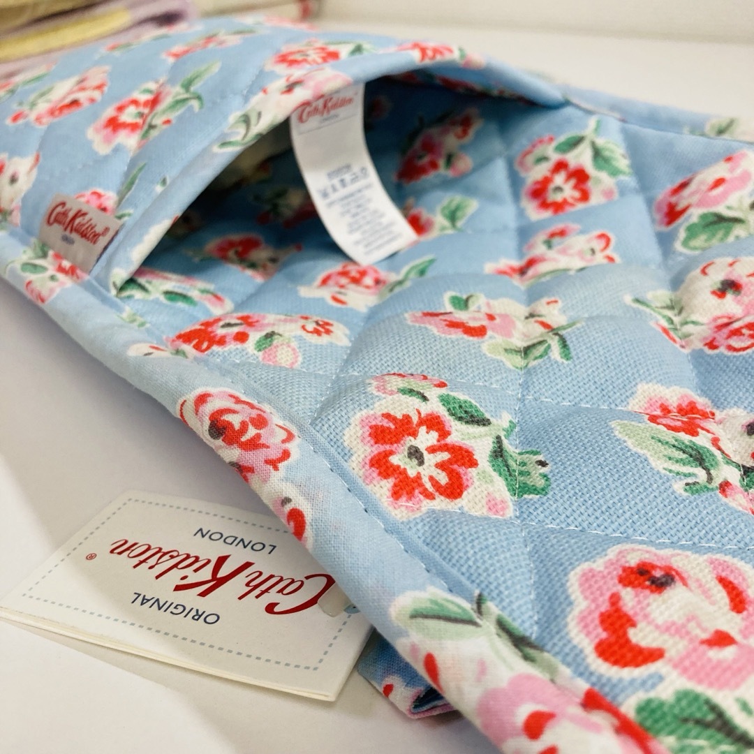 Cath Kidston(キャスキッドソン)の新品　キャスキットソン　ダブルオーブングローブ　アッシュダウンローズ インテリア/住まい/日用品のキッチン/食器(収納/キッチン雑貨)の商品写真