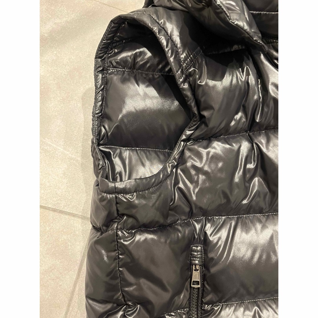 MONCLER(モンクレール)のモンクレール　ダウンベスト　黒　サイズ1  ☆超美品☆ メンズのジャケット/アウター(ダウンベスト)の商品写真