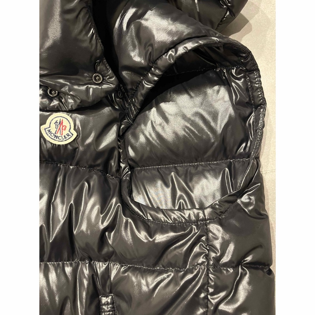 MONCLER(モンクレール)のモンクレール　ダウンベスト　黒　サイズ1  ☆超美品☆ メンズのジャケット/アウター(ダウンベスト)の商品写真