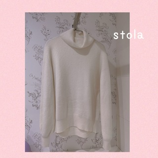 ストラ(Stola.)のstola タートルネックニット　オフホワイト　Fサイズ(ニット/セーター)