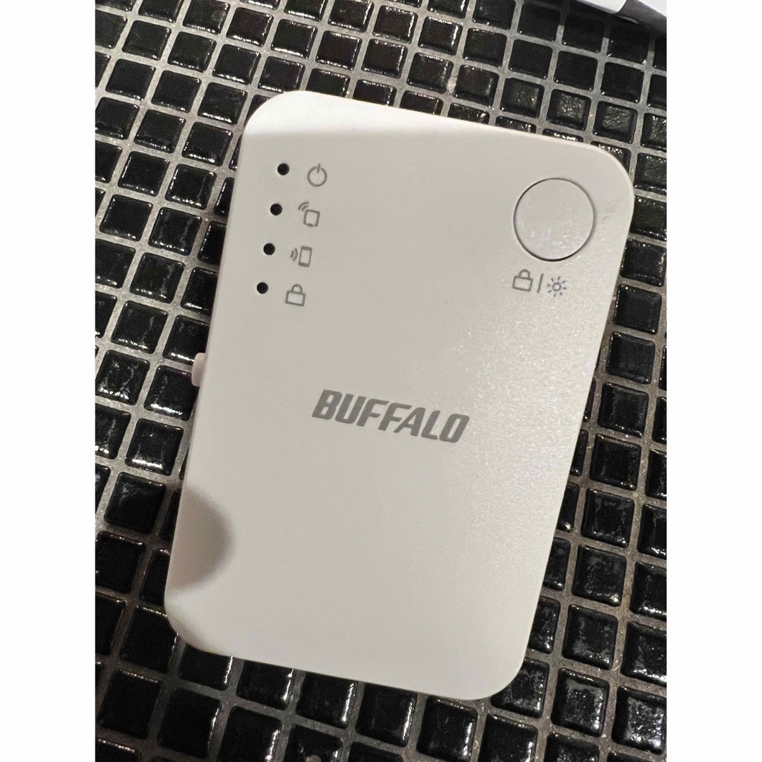 Buffalo(バッファロー)のバッファロー　中継機　wex-1166DHPS スマホ/家電/カメラのPC/タブレット(PC周辺機器)の商品写真