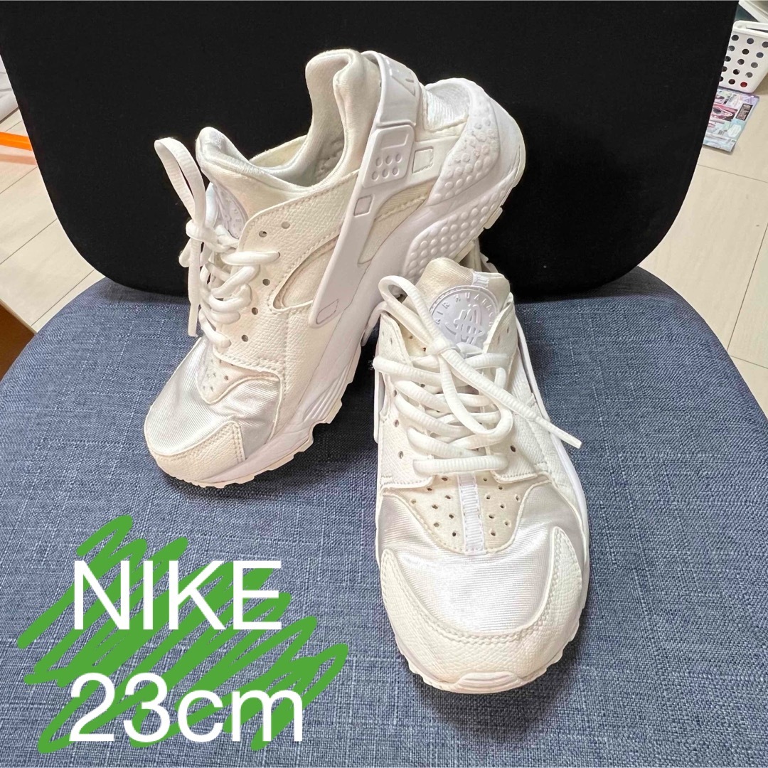 NIKE(ナイキ)のナイキ エアハラチ ラン ホワイト ホワイト W  23cm レディースの靴/シューズ(スニーカー)の商品写真