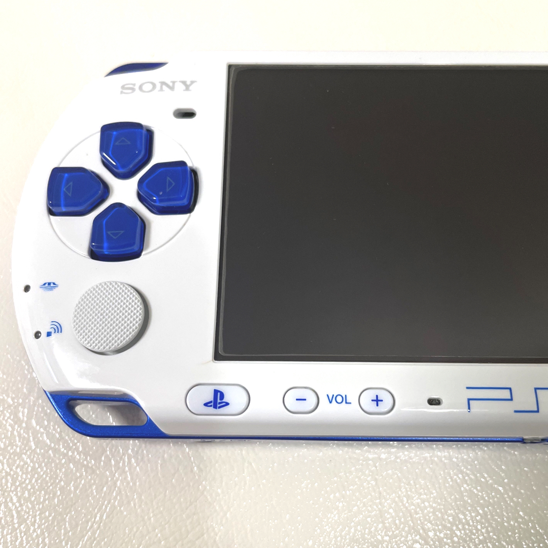PlayStation Portable(プレイステーションポータブル)のPSP 3000 ホワイト ブルー 本体 PSPJ-30018 ソニー 白 青 エンタメ/ホビーのゲームソフト/ゲーム機本体(携帯用ゲーム機本体)の商品写真