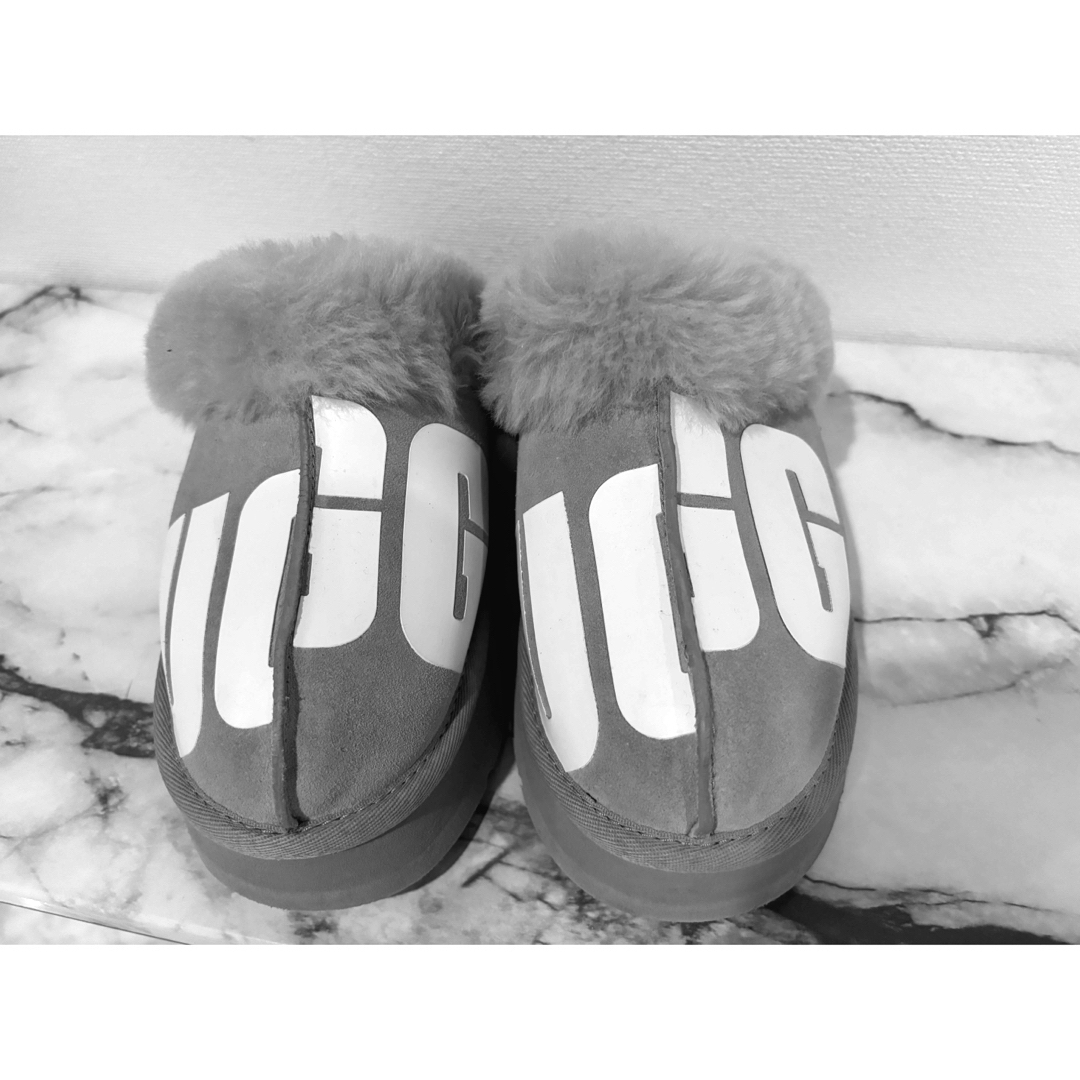 UGG ディスケットチョップ　グレー　ファーサンダル