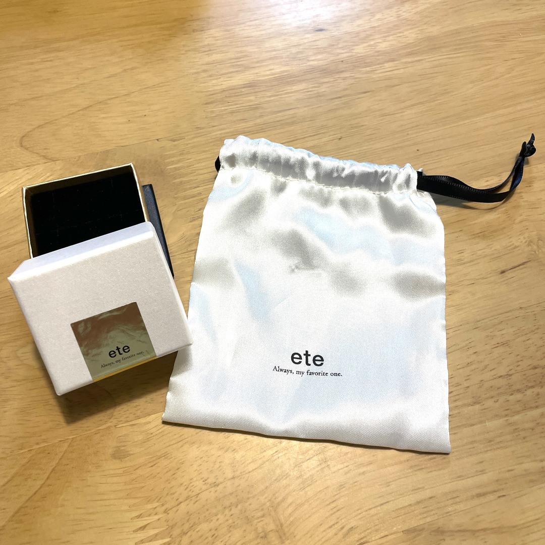 ete(エテ)のete ピアス　箱　ボックス　ラッピング レディースのバッグ(ショップ袋)の商品写真