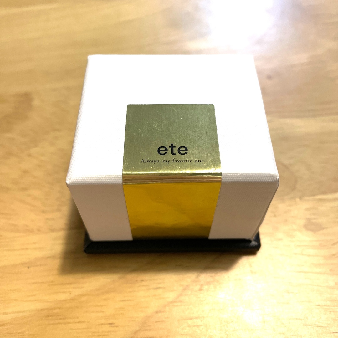 ete(エテ)のete ピアス　箱　ボックス　ラッピング レディースのバッグ(ショップ袋)の商品写真