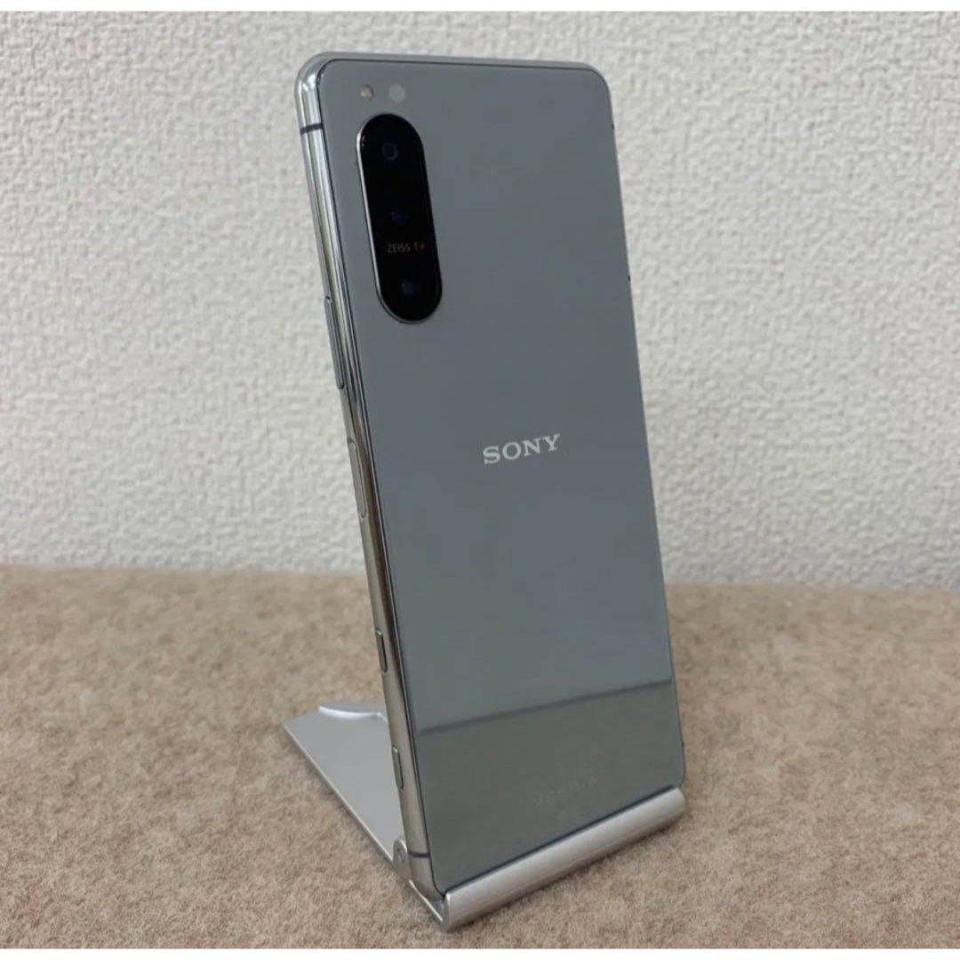 Xperia(エクスペリア)の【超美品】Xperia 5 II グレー SOG02 SIMロック解除済  スマホ/家電/カメラのスマートフォン/携帯電話(スマートフォン本体)の商品写真