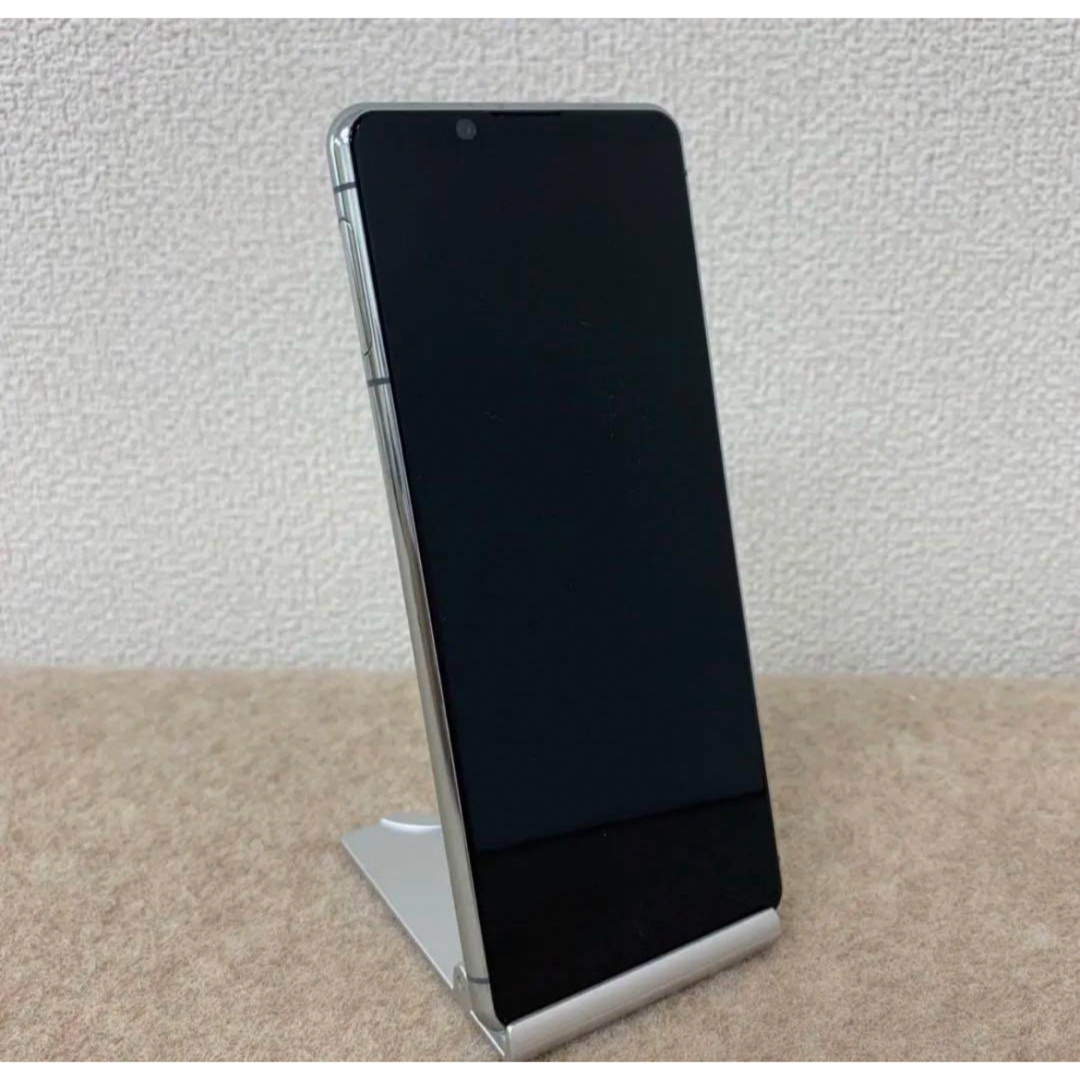 Xperia(エクスペリア)の【超美品】Xperia 5 II グレー SOG02 SIMロック解除済  スマホ/家電/カメラのスマートフォン/携帯電話(スマートフォン本体)の商品写真