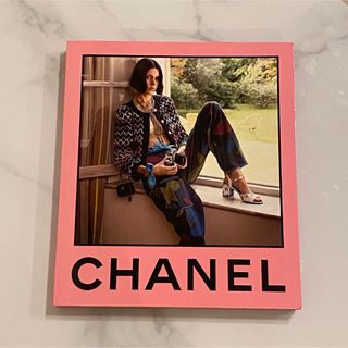 シャネル(CHANEL)のCHANEL カタログ ピンク 2022SS 本 ブックレット シャネル(ファッション/美容)