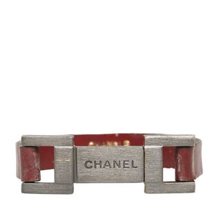 シャネル(CHANEL)のシャネル ロゴプレート バングル ブレスレット レザー レディース CHANEL 【219-28830】(ブレスレット/バングル)